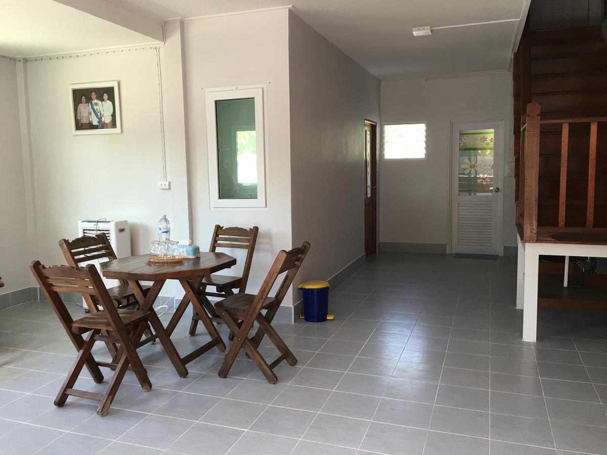 The Little Lopburi Village Екстер'єр фото